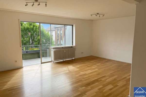 Schöne 3 Zimmer Wohnung mit Balkon in Ludwigshafen Friesenheim zu verkaufen