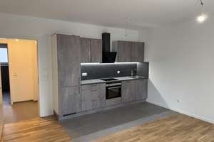 3x Erstbezug | Sonnige 3,5-Zimmer Wohnung | Einbauküche | Balkon | Einzelgarage | KFW55 | ER-Zentrum – Anton-Bruckner-Straße 10, 91052 Röthelheim, Erlangen – Vorschaubild 2