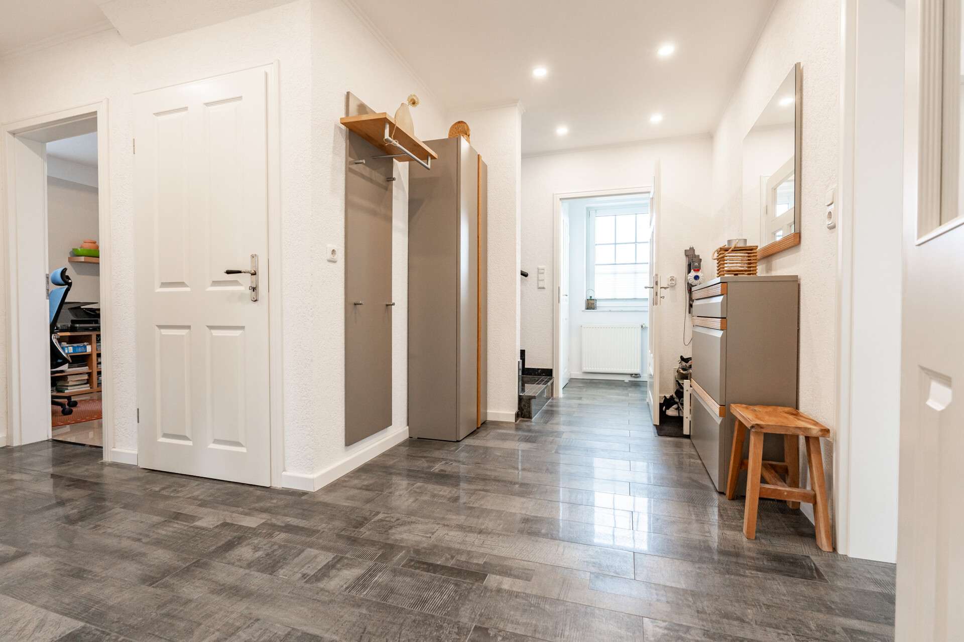 Immobilie in Rickling - Exklusives Einfamilienhaus mit hochwertiger Ausstattung, Sauna, Wintergarten und großem Grundstück - Bild 2