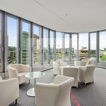 Zentrale Lage an der Spree | Glasatrium & flexible Büroflächen | Klimatisiert | Tiefgarage & Aufzug