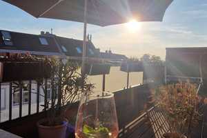 Charmante lichtdurchflutete Penthousewohnung mit zwei Dachterrassen und Einbauküche – Köln – Vorschaubild 7