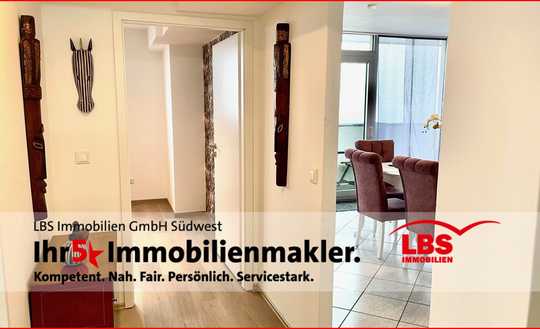 FREI ab sofort.
Moderne, helle 3 Zimmer- ETW mit fantastischer Aussicht und einem PKW-Stellplatz
