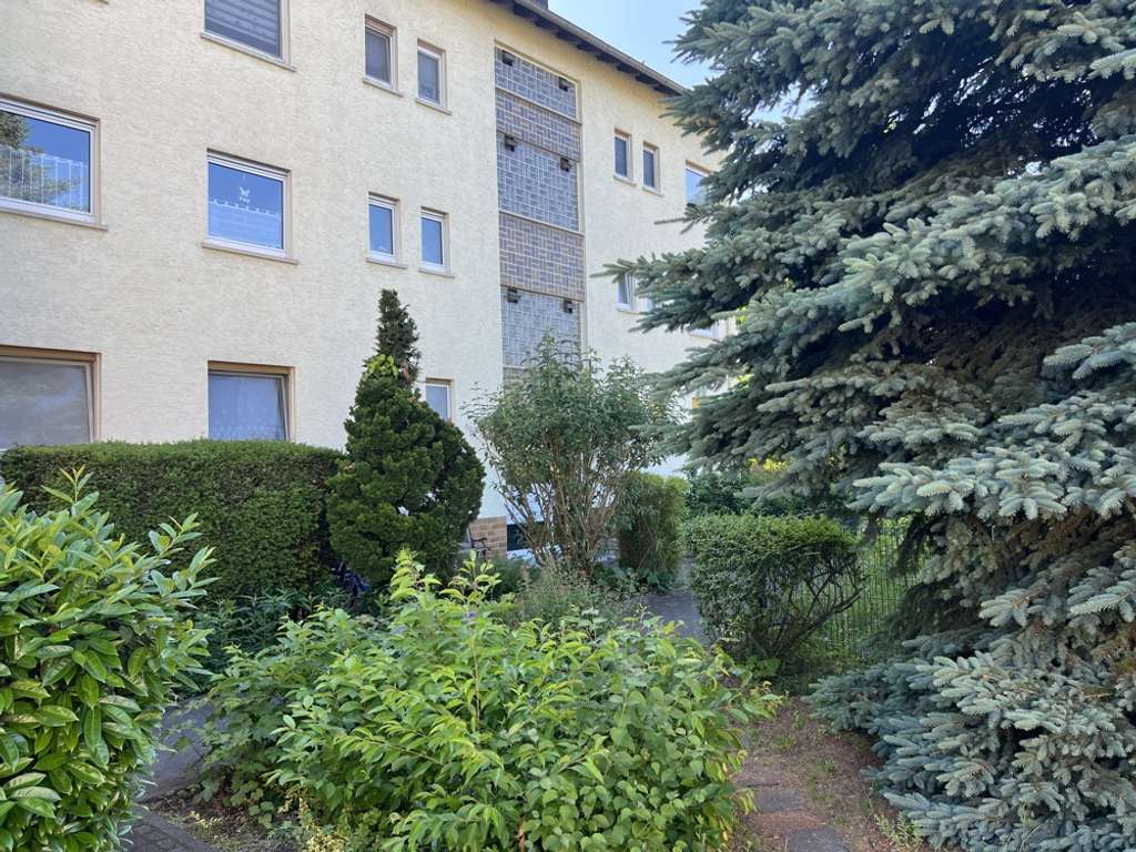 Charmante 2,5-Zimmer-Dachgeschosswohnung in ruhigem Mehrfamilienhaus – Nähe Badesee