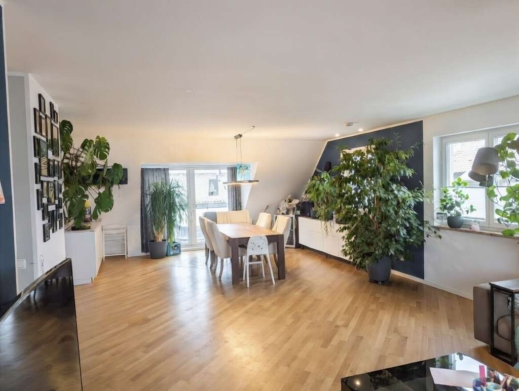 Immobilie in Oberschleißheim - Wohntraum mit Schlossblick: Exklusive Dachterrassenwohnung mit einmaliger Ausstattung - Bild 1