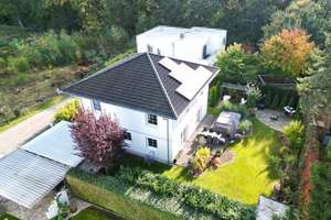 KfW70-Stadtvilla, Wärmepumpe, Photovoltaik, 5 Zi., 2 Bäder, Garage, Whirlpool -Familienparadies
 – Die vollständige Adresse der Immobilie erhältst du vom Anbieter., 14089 Kladow, Berlin – Vorschaubild 2