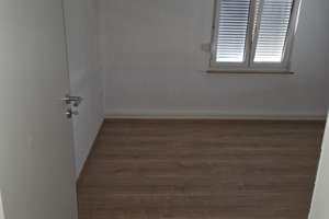 Frisch renovierte 2.5-Zimmer-Wohnung  – Die vollständige Adresse der Immobilie erhältst du vom Anbieter., 60437 Kalbach-Riedberg, Frankfurt am Main – Vorschaubild 3