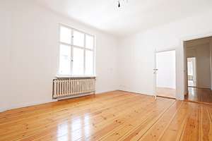 ERSTKLASSIGER STUCKALTBAU AM KURFÜRSTENDAMM + BALKON  + LIFT + 3 BÄDER + EBK + 4 METER DECKENHÖHE + – MARKGRAF-ALBRECHT-STR. 14, 10711 Halensee, Berlin – Vorschaubild 7