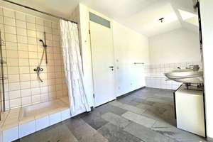 Modernes Wohnerlebnis auf vier Ebenen – Stilvolles Reihenendhaus in Trippstadt – Die vollständige Adresse der Immobilie erhältst du vom Anbieter., 67705 Trippstadt – Vorschaubild 9