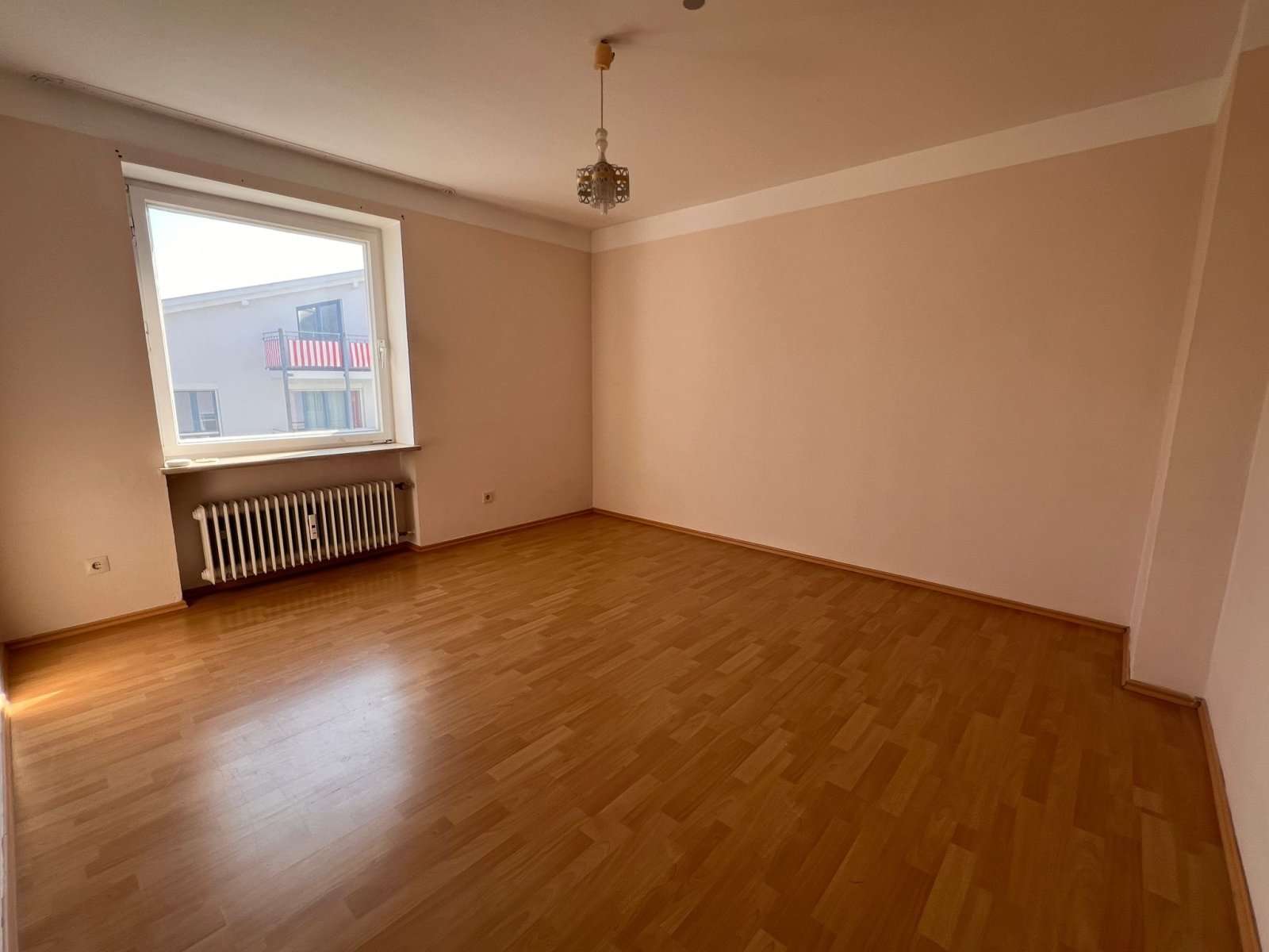 Kleine 2 Zimmer Eigentumswohnung im 2. Stock mit Südbalkon in Ruhstorf an der Rott, Passau Kreis – Bild 4