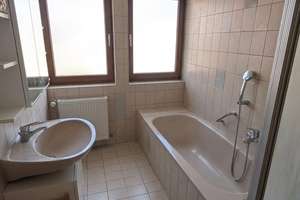 Helle 2-Zimmer-Dachgeschosswohnung mit Blick auf Stadtkirche – 73728 Innenstadt, Esslingen am Neckar – Vorschaubild 6