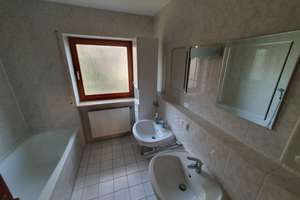 2 Zi.-Wohnung / Süd-Balkon / Tageslicht-Bad / Dusche + Badewanne / 2x Waschbecken / Kellerabteil – Die vollständige Adresse der Immobilie erhältst du vom Anbieter., 90571 Schwaig bei Nürnberg – Vorschaubild 8