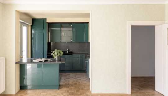 Bild von Charmante, renovierungsbedürftige Stadtvilla in Bestlage des Dichterviertels mit Ausbaupotenzial