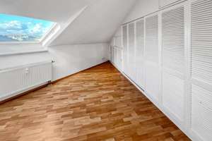 Wo Licht den Raum erfüllt – mit Blick über Dresden, bezugsfreie Dachgeschosswohnung – Die vollständige Adresse der Immobilie erhältst du vom Anbieter., 1159 Löbtau-Süd, Dresden – Vorschaubild 6