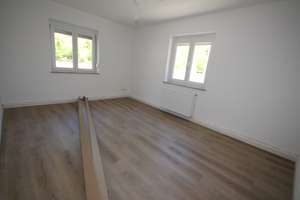 Teilrenoviertes 3-Familienhaus im Herzen von Stuttgart-Kaltental. – Die vollständige Adresse der Immobilie erhältst du vom Anbieter., 70569 Kaltental, Stuttgart – Vorschaubild 12