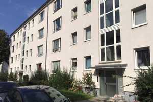 Renovierte 2-Zimmer-Wohnung mit Balkon – Paul-Behncke-Str. 1, 23566 Lübeck – Vorschaubild 1
