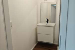Helle 4-Zimmerwohnung / Eigener Eingang / Frisch renoviert  – Walter-Gropius-Platz 5, 72762 Reutlingen-Mitte, Reutlingen – Vorschaubild 12