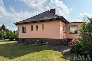 Charmanter Bungalow mit Ausbaupotenzial – großer Garten und Tiefgarage – Die vollständige Adresse der Immobilie erhältst du vom Anbieter., 14624 Dallgow-Döberitz – Vorschaubild 4