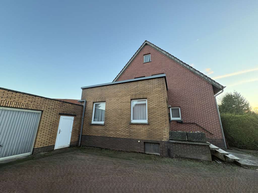 Immobilie in Pollhagen - Solides Zweifamilienhaus in ländlicher Lage! - Bild 1