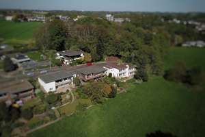Raum für Träume – großzügiger Bungalow mit herrlicher Aussicht – Die vollständige Adresse der Immobilie erhältst du vom Anbieter., 51381 Lützenkirchen, Leverkusen – Vorschaubild 9