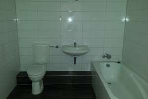 Geschmackvolle Wohnung mit drei Zimmern sowie Loggia und Einbauküche in Lübeck – Rigastraße 9, 23560 Sankt Jürgen, Lübeck – Vorschaubild 5