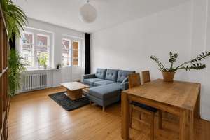 Altbauklassiker mit Südbalkon und drei Schlafzimmern in Berlin-Steglitz – Die vollständige Adresse der Immobilie erhältst du vom Anbieter., 12157 Steglitz, Berlin – Vorschaubild 1
