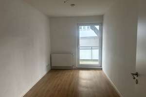 Schöne 4-Zimmer-Balkon mit Balkon – Strackerjanstr. 34, 26129 Haarentor, Oldenburg (Oldenburg) – Vorschaubild 3