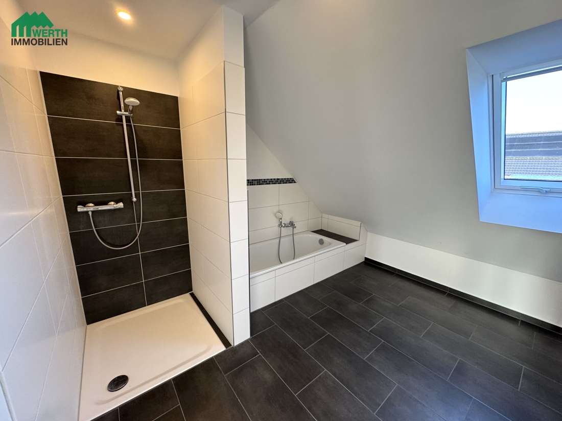 Immobilie in Beckdorf - Neuwertige KfW-55-Doppelhaushälfte mit Südgarten & Ausbaureserve in Beckdorf *** 360 Grad Rundgang * - Bild 0