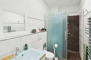 Exklusives Wohnhaus mit gewerblicher Nutzungsmöglichkeit in HH-Sasel – Die vollständige Adresse der Immobilie erhältst du vom Anbieter., 22393 Sasel, Hamburg – Vorschaubild 22