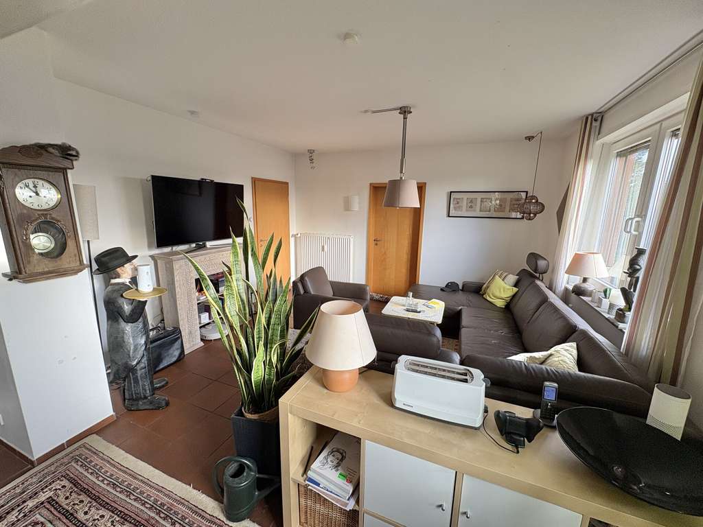 Immobilie in Bünde - Vielseitiges Mehrfamilienhaus mit 3 Wohneinheiten, 5 Garagen & 2 Baugrundstücken in Bünde - Bild 4