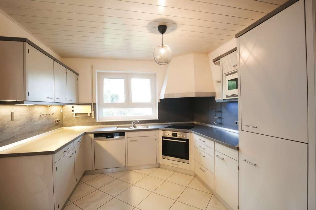 Immobilie in Groß-Bieberau - Wohnglück für die ganze Familie – Stilvolles Haus mit Einliegerwohnung und großzügigem Garten - Bild 3