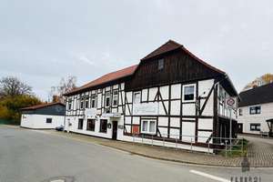Neue Einstiegschance: Fachwerk-Projekt mit 4 WE + 173 m² Gewerbe | starke Substanz in Langelsheim – Die vollständige Adresse der Immobilie erhältst du vom Anbieter., 38729 Wallmoden – Vorschaubild 1