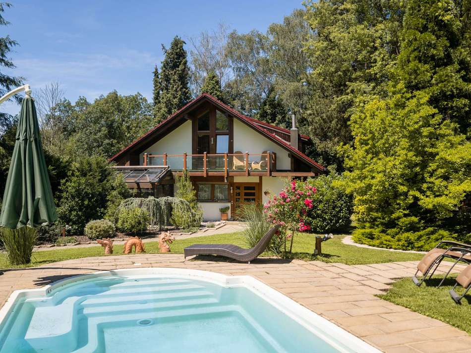 Hausansicht Pool