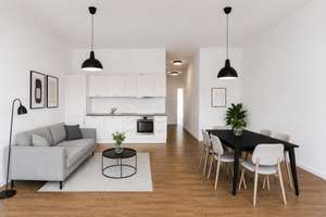 Provisionsfrei! Großzügige, helle 4-Zimmer-Familienwohnung