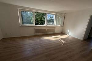 3 Zimmer in der 3. Etage ; renoviert