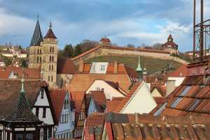 Saniertes Doppelhaus mit zwei großzügigen Wohnungen und zwei Läden in der Altstadt – Pliensaustraße 21 u. 23, 73728 Esslingen (Kreis) – Vorschaubild 2