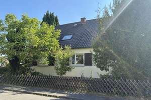 Hattersheim-Eddersheim- Attraktives Mehrfamilienhaus mit großem Grundstück und Entwicklungspotenzial