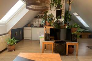 ** Helles Dachgeschossapartment** – Remigiusstr. 53, 50937 Sülz, Köln – Vorschaubild 1