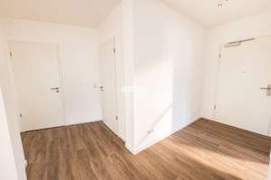 antaris Immobilien GmbH **Ein Zuhause zum Verlieben: Helle 4-Raum-Wohnung mit Balkon** – Die vollständige Adresse der Immobilie erhältst du vom Anbieter., 99085 Krämpfervorstadt, Erfurt – Vorschaubild 2