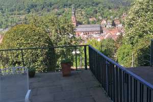 Charmante 3,5-Zimmer-Wohnung am Schlossberg mit großer Terrasse und Altstadtblick