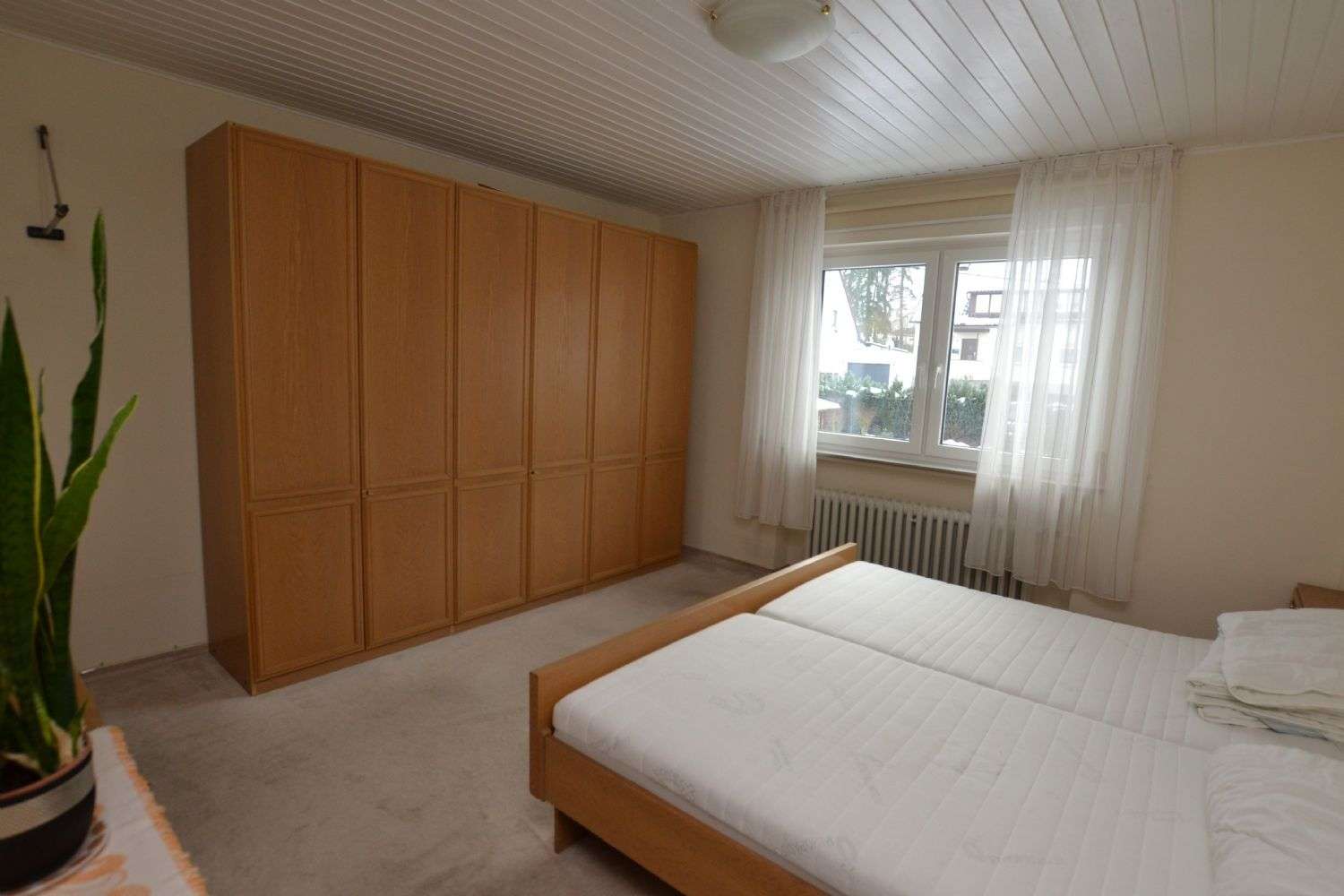 Immobilie in Eschershausen - Zweifamilienhaus in 37632 Eschershausen mit Möglichkeit zur Mischnutzung Wohnen/Büro/Praxis! - Bild 2