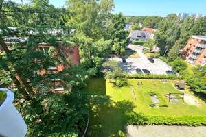 Schöne Aussicht: Raumwunder mit Stellplatz u. Balkon