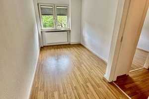 Gepflegte 4 - Zimmerwohnung mit 2 x Balkon in der Mitte Wiesbadens! – Bülowstrasse 7, 65195 Wiesbaden – Vorschaubild 7