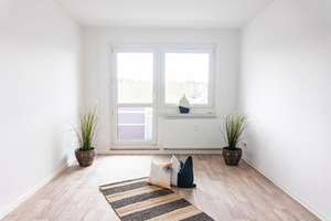 Tolle 3-Raum-Wohnung mit Balkon in begrünter Wohnlage – Paul-Bertz-Str. 38, 9120 Helbersdorf, Chemnitz – Vorschaubild 2