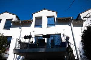 Familienfreundliches Rheinmittelhaus mit Garten in Ratingen Homberg – Die vollständige Adresse der Immobilie erhältst du vom Anbieter., 40882 Homberg, Ratingen – Vorschaubild 1