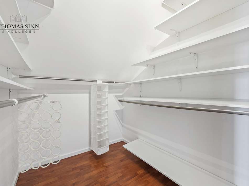 DG: Schlafzimmer Ankleide
