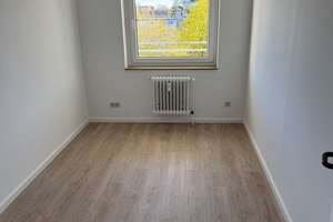 RESERVIERT - Neu renovierte 4-Zi. Wohnung mit Fahrstuhl und sonnigem Südbalkon - sofort frei! – Die vollständige Adresse der Immobilie erhältst du vom Anbieter., 30177 List, Hannover – Vorschaubild 13