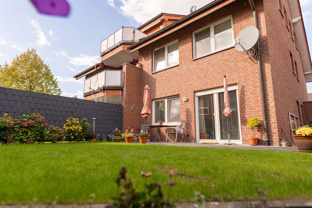 Immobilie in Herzebrock-Clarholz - 4-Zimmer-Wohnung / 2 Etagen / Garten / keine Schrägen - in ruhiger Wohnsiedlung - Bild 0