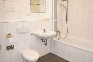 Vermietete 2-Zimmer-Wohnung in begehrter Lage von Berlin-Pankow mit Mietsteigerungspotenzial – Die vollständige Adresse der Immobilie erhältst du vom Anbieter., 13187 Pankow (Ortsteil), Berlin – Vorschaubild 4