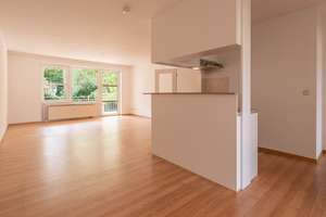 Logenplatz an der Trave - Helle großzügige 2,5-Zimmerwohnung  zwischen Natur und Hafenflair – 23570 Travemünde, Lübeck – Vorschaubild 3