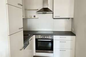 Neuwertige Wohnung mit zwei Zimmern sowie Balkon und Einbauküche in München – Ankoglstraße 00, 81825 Waldtrudering, München – Vorschaubild 4